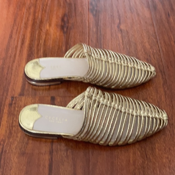 Cecelia New York gold miles. Size 9.5 - Picture 2 of 4